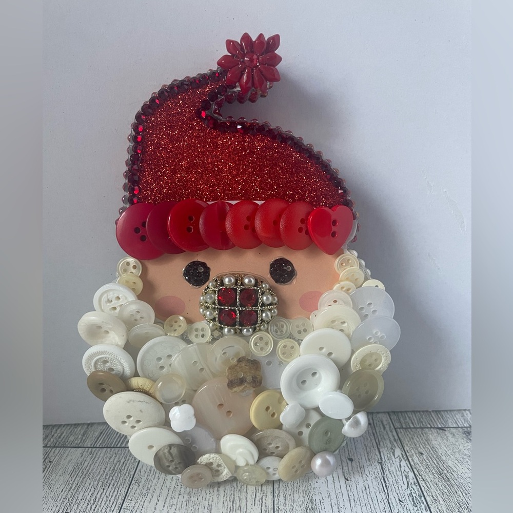 Santa Buttons With Jewelry & Rhinestones Wall Art
